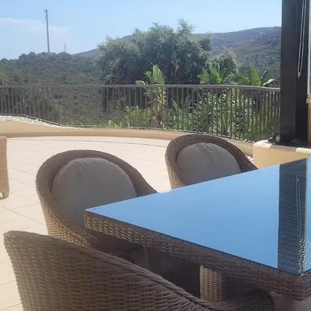 Luminoso Golf Club San Roque (Andalucia)